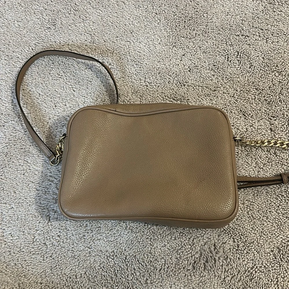 Michael Kors crossbody | tan